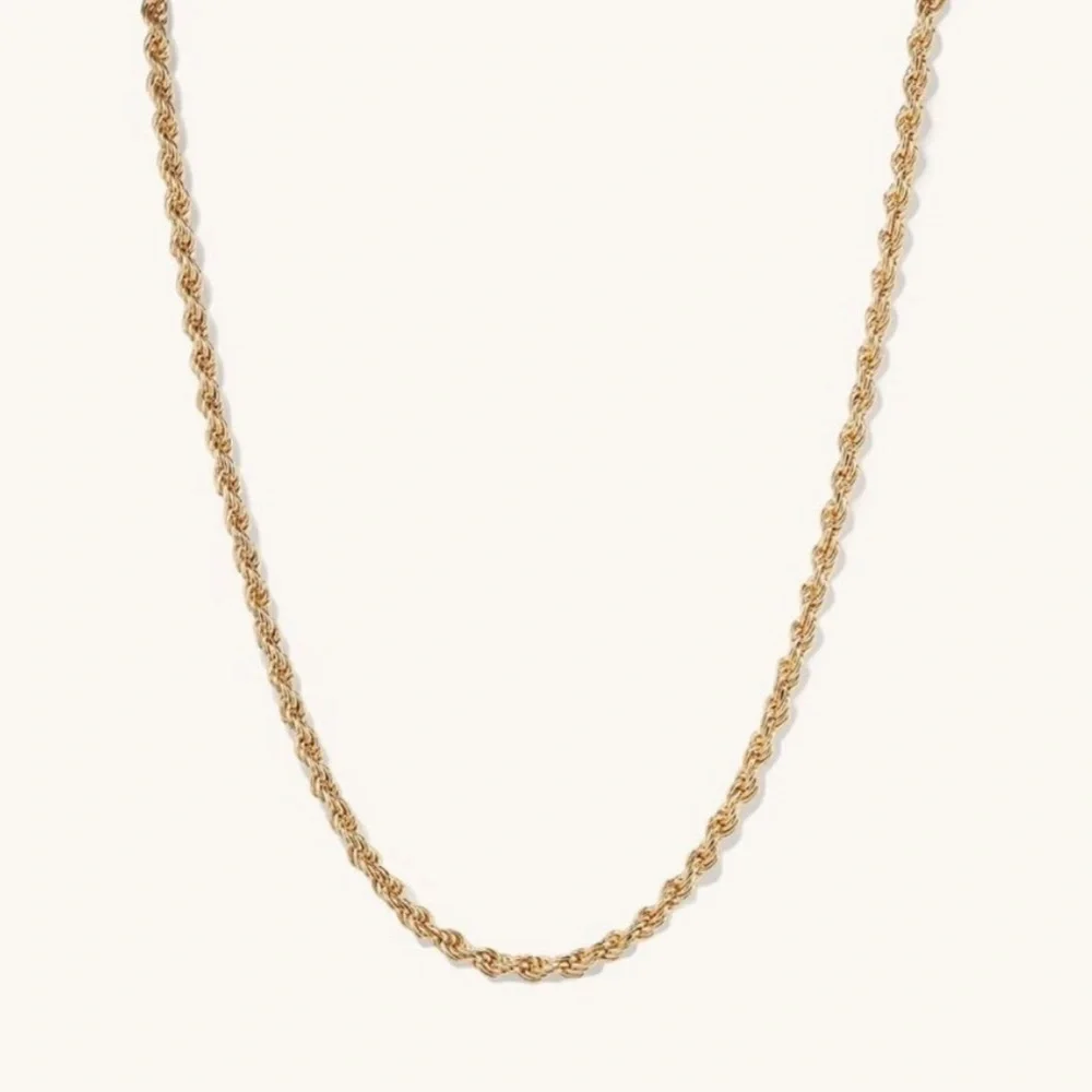 Mejuri Double Twist Rope Chain in Gold 18K Gold Vermiel 18 Inches - Picture 1 of 2